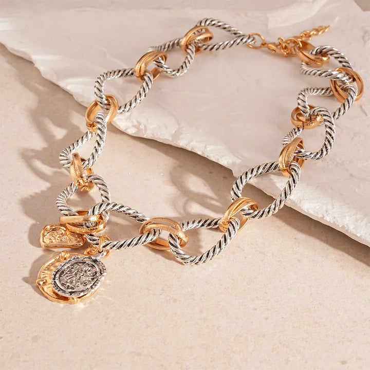 Vintage | Collar azul oscuro