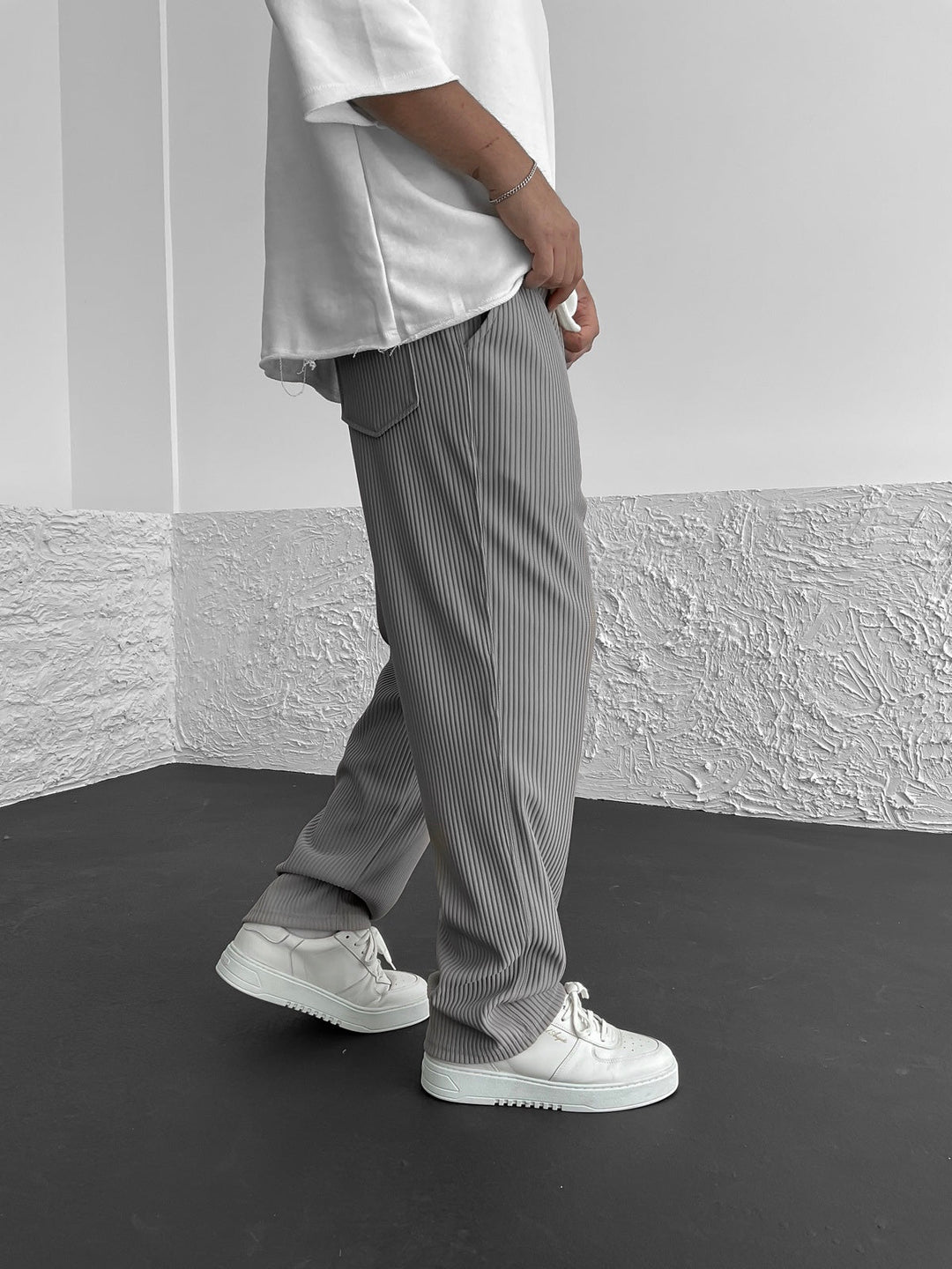Żelisław | Pantalón holgado de canalé